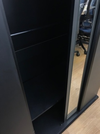 ☆ジモティ割あり☆ ワードローブブラック鏡付き H184×W88×D58 クリーニング済み KJ8297 (リユースのサカイ)  春日部の収納家具《タンス、衣類収納》の中古あげます・譲ります｜ジモティーで不用品の処分