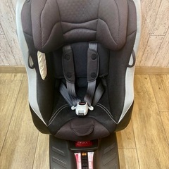 チャイルドシート　Aprica クルリラ