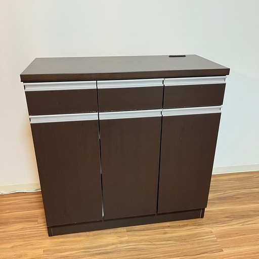 Amazon｜MJKQ9 収納キャビネット 卓上食器棚 木製 収納家具 キッチンボード キッチン収納 茶色 食器棚 コンパクト キッチン収納  42*23*39 リビング収納 寝室 一暮らし 食器戸棚 食器収納棚 安定 防塵 防湿 防虫 収納便利 台所収納 食器/調味料入れ｜キッチン収納 