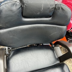 タカラベルモント製のスタンダード理容椅子　プラスの画像