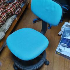 背もたれ付きチェア