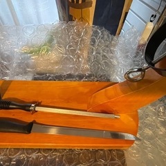 ⭐️半額値下げお得です❗️🐖生ハム原木カット台⭐️専用ナイフ・シャープナー付きの画像