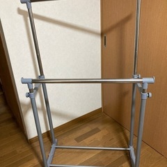 ハンガーラックの画像
