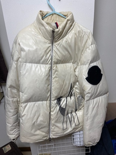 値引き可能　
モンクレール　ダウンジャケット　珍しい