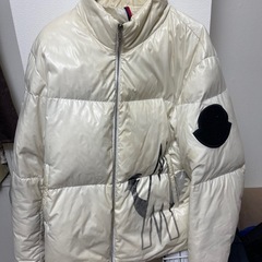 値引き可能　
モンクレール　ダウンジャケット　珍しい