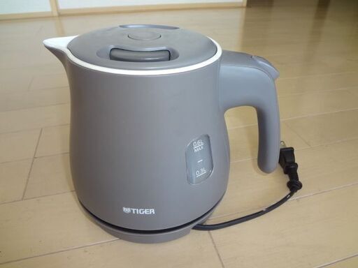 タイガー 電気ケトル (あんしんわく子) 0.6L PCM-A060HA (アッシュグレー) 美品