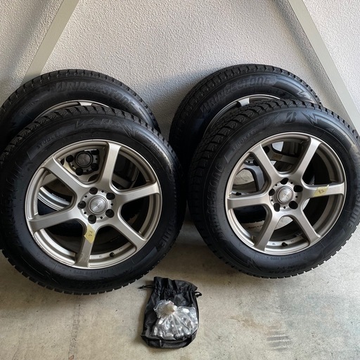 三菱アウトランダーPHEV (2022～)5LA-GN0W系のホイール付スタッドレスタイヤ