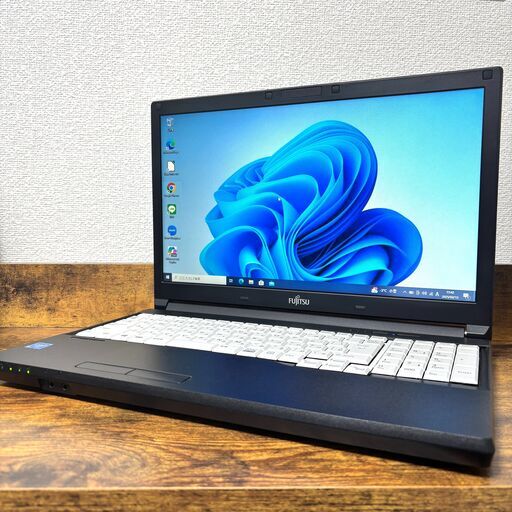 【大画面PC】初期設定済みでスグに使える！ 富士通 LIFEBOOK A577/R メモリ4GB SSD128GB