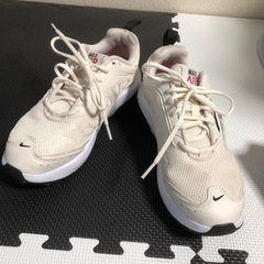 NIKE AIR MAX AP ウィメンズ　25.0