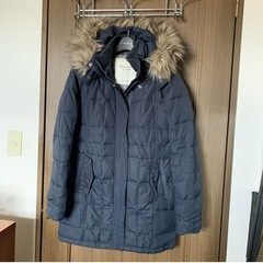 アバクロンビー&フィッチのダウンコート紺色