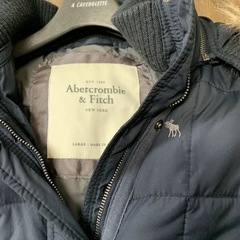 アバクロンビー&フィッチのダウンコート紺色の画像