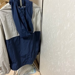 写真のリーボックのジャンパー譲ります！の画像