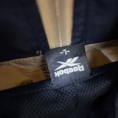 写真のリーボックのジャンパー譲ります！の画像