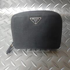 プラダ【PRADA
】ラウンドファスナー2つ折り財布