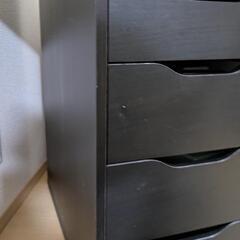 IKEAデスク 引き出し付きの画像