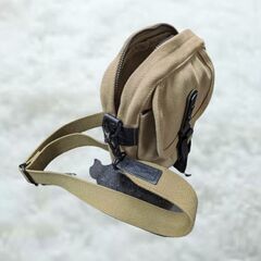 新品。しっかりした帆布のショルダーバック。の画像