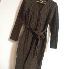 ジーユー　ケーブルニットワンピース　Mサイズ　ブラウン