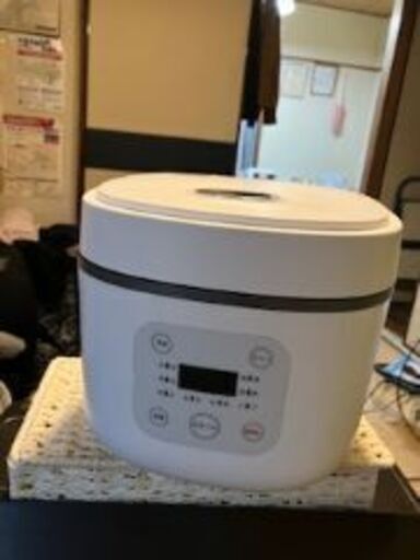コンパクト炊飯器（3合炊き）　売ります