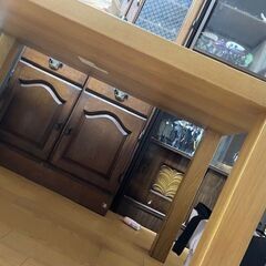 ダイニングテーブルの画像