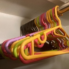 大量ハンガーまとめ売り30本の画像