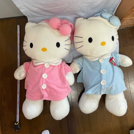新品Sanrioキティちゃん特大ぬいぐるみ