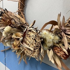 大きなドライフラワーリースの画像