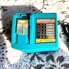 マキタ充電器
