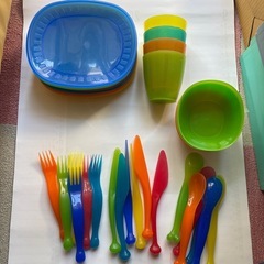 IKEA 食器＋カトラリーセット