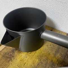 たこ焼き器と生地入れの画像