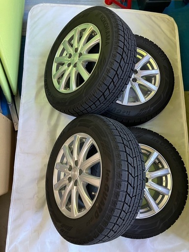 スタッドレスタイヤ　195/65R15
