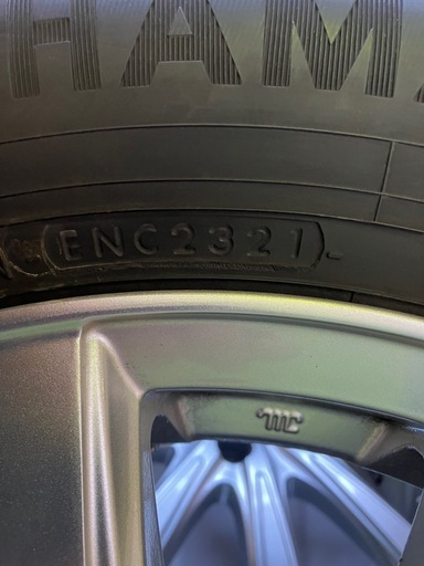 スタッドレスタイヤ　195/65R15
