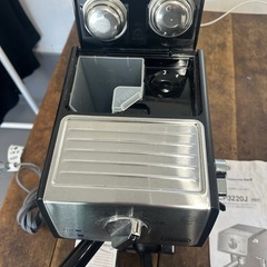 デロンギ エスプレッソ・カプチーノメーカー EC200NW