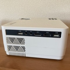 プロジェクター＆ポータブルスクリーン（100インチ）の画像
