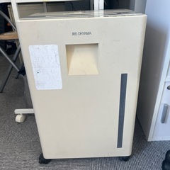 大容量アイリスオーヤマ　シュレッダー