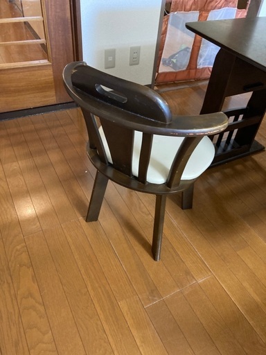 ダイニングテーブル椅子1脚3月19日朝9時30から10時30分引取限定 (やや) 天台のテーブル《ダイニングテーブル》の中古あげます・譲ります ｜ジモティーで不用品の処分