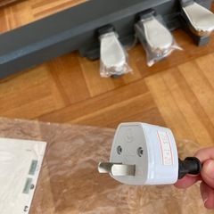 電子ピアノ　白　ペダルつきの画像