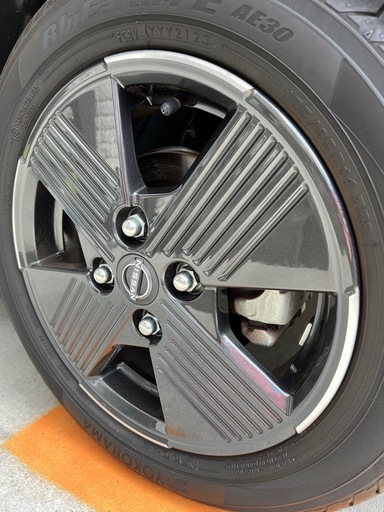 SOLD OUT 　日産サクラ　14インチ　純正アルミホイールとタイヤ　極上品