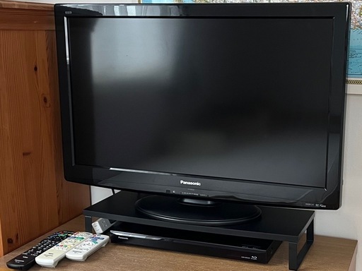 パナソニック ハイビジョン液晶テレビ32型 ブルーレイディスクレコーダー TVラック 3点セット (花) 梅坪のテレビ《液晶テレビ》の中古あげます・譲り ます｜ジモティーで不用品の処分