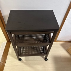 キャスター付きラック