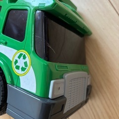 トイザらス　ゴミ収集車の画像