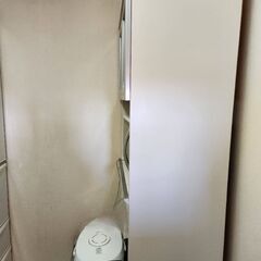 食器棚　(レンジと炊飯器を乗せる台あり)
