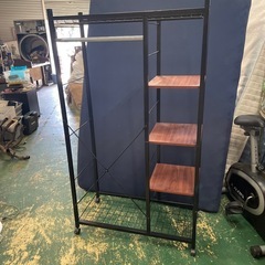 ハンガーラック白 (あ) 清瀬の収納家具《スチールラック》の中古あげます・譲ります｜ジモティーで不用品の処分