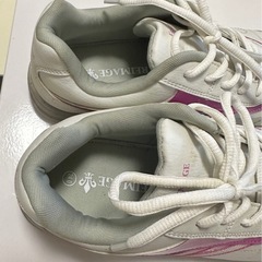 Freimage ホワイト ピンク ゴルフシューズの画像