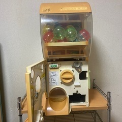 中古ガチャガチャ本体　カギなし