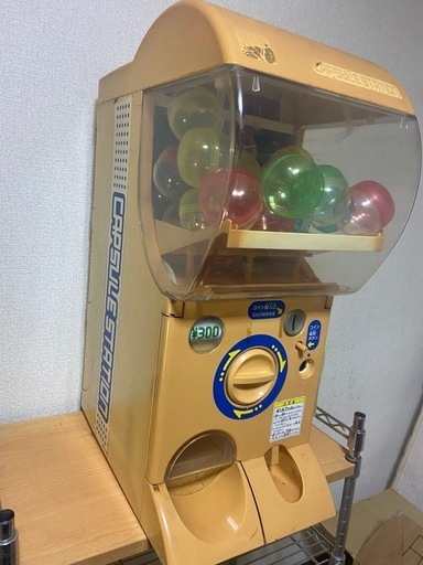 中古ガチャガチャ本体　カギなし