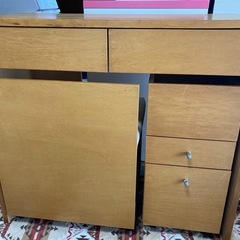 勉強机 (ユウ) 銀座のオフィス用家具《机》の中古あげます・譲ります｜ジモティーで不用品の処分
