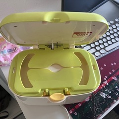 combi  おしり拭き暖かめ器の画像