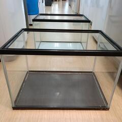ガラス水槽☆45×30㎝☆在庫４個☆【こちらは店舗です。浜村鹿野温泉ICから3分 買取本舗 宮本リサイクル 営業時間9～19時 定休日水曜のみ←連絡できませんm(_ _)m】の画像