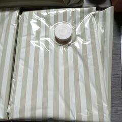 491fk 【未使用品・開封品】布団圧縮袋 掃除機不要 ハンドポンプ付き 収納 カビ対策 3枚組 ファスナー 130×100cm

の画像