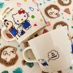 クレヨンしんちゃんとキティちゃん マグカップの画像